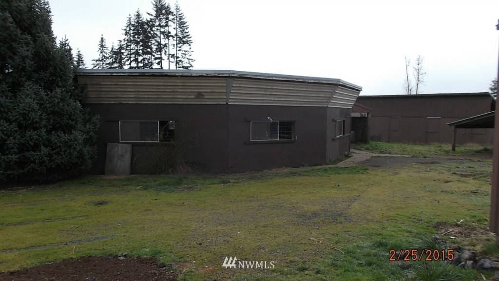 457 Hemenway Road Winlock, WA 98596 - Photo 8 of 24 a backyard of a house