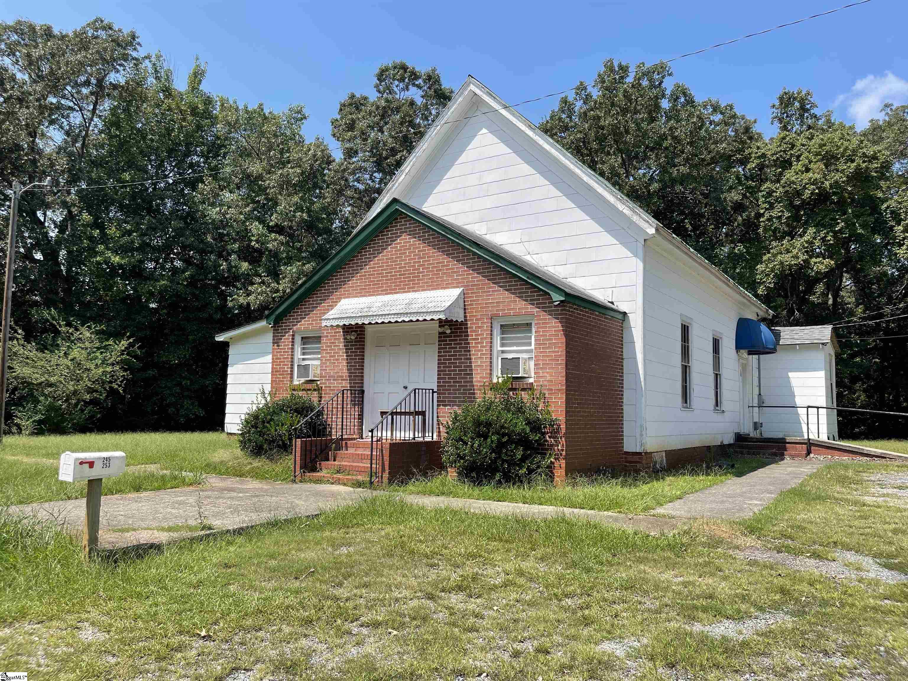 253 Long Branch Church Road Clinton, SC 29325 - Photo 1 of 8 Gallery Image 1