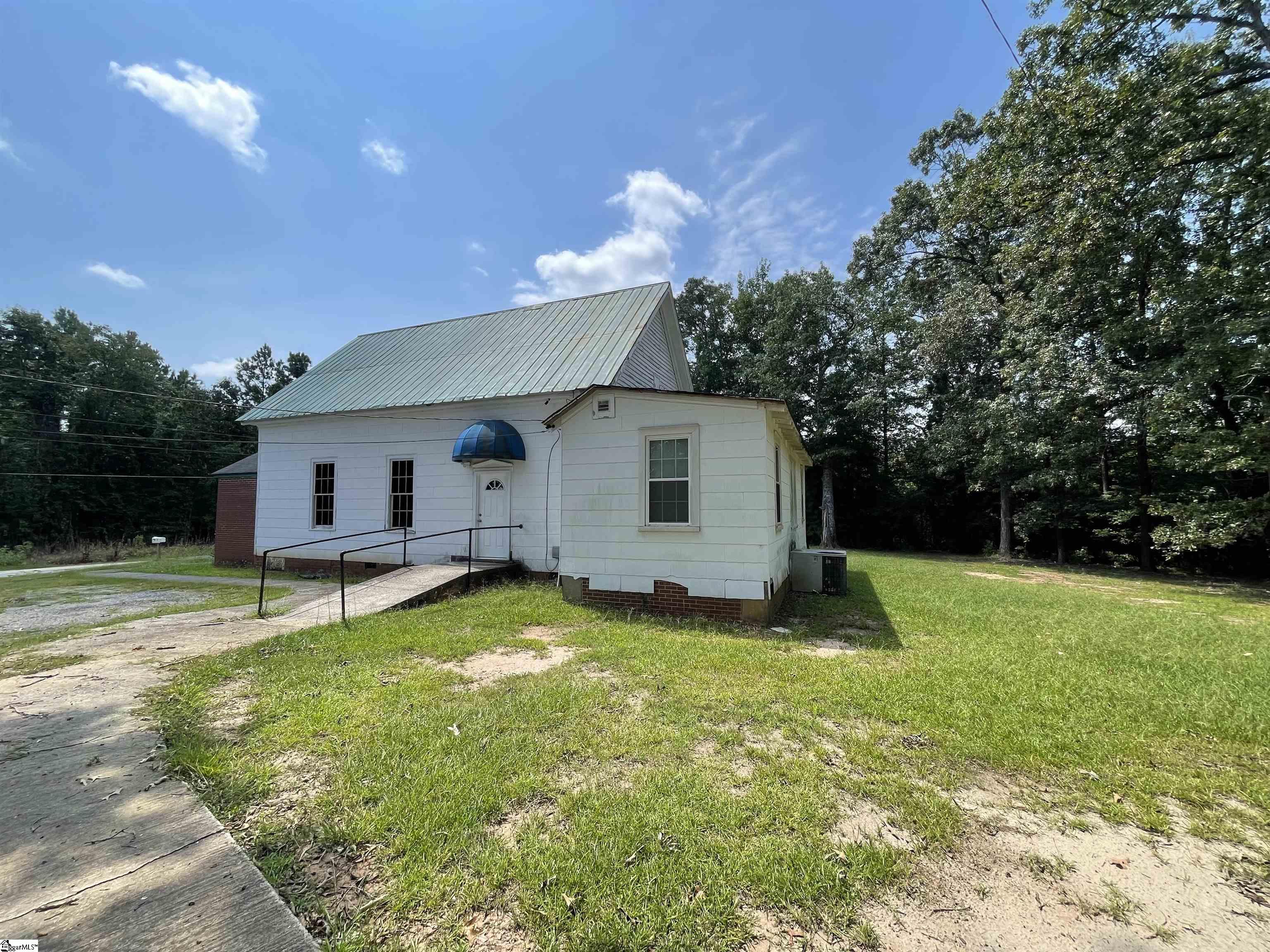 253 Long Branch Church Road Clinton, SC 29325 - Photo 2 of 8 Gallery Image 2