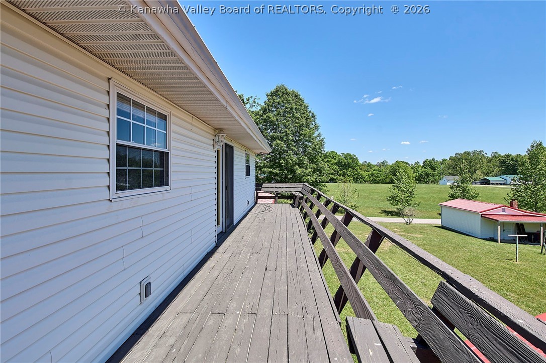 2180 Cross Creek Road Buffalo, WV 25033 - Photo 25 of 50 Upstairs full length deck
