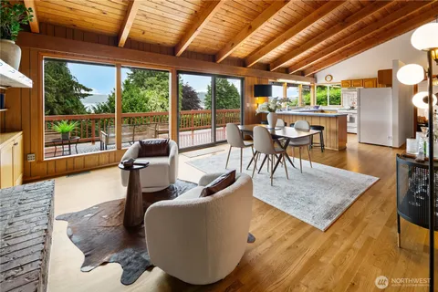 $1,100,000 | 22516 100th Place Southwest, Vashon, WA 98070