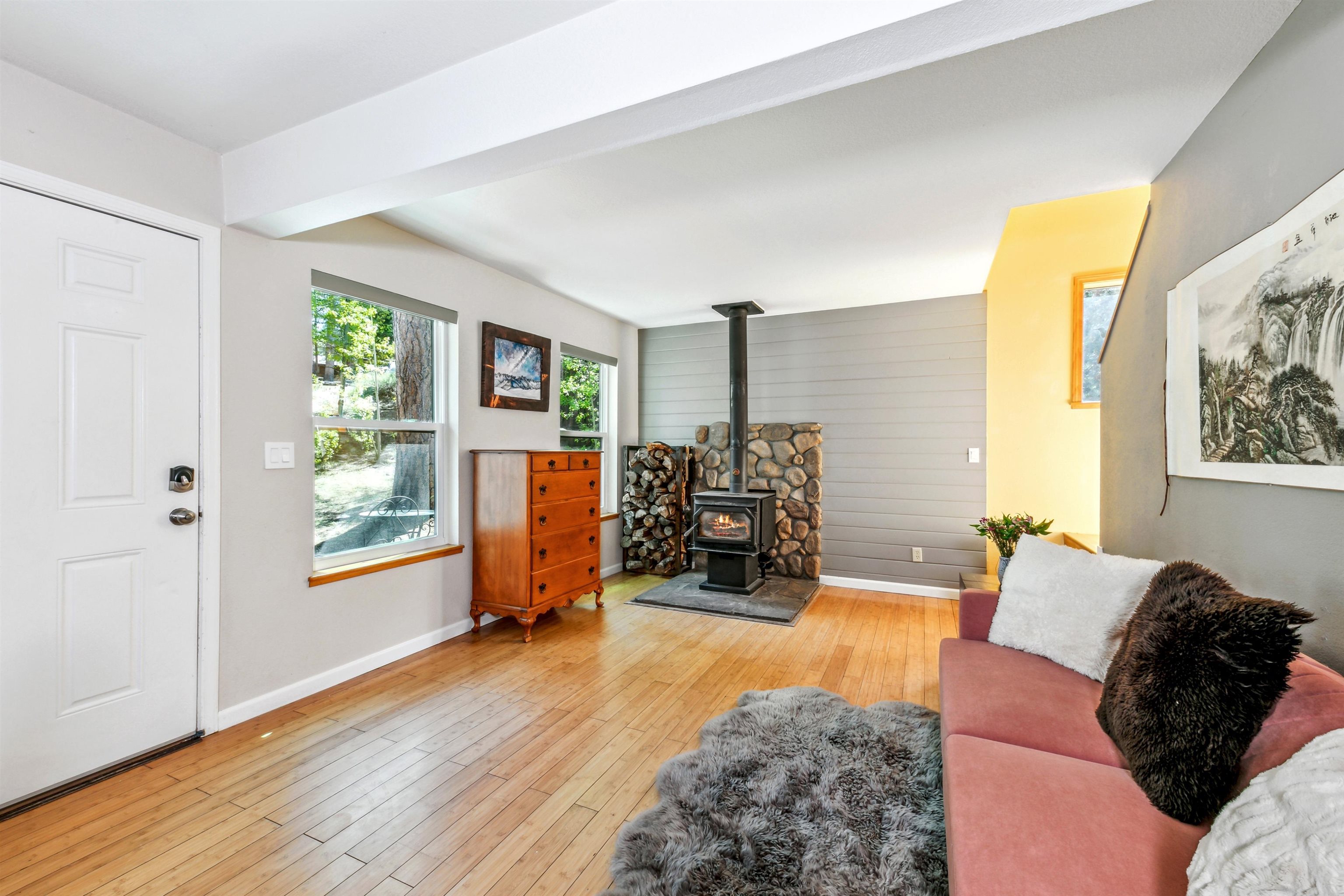 10494 Iris Road Truckee, CA 96161 - Photo 12 of 28 Gallery Image 12