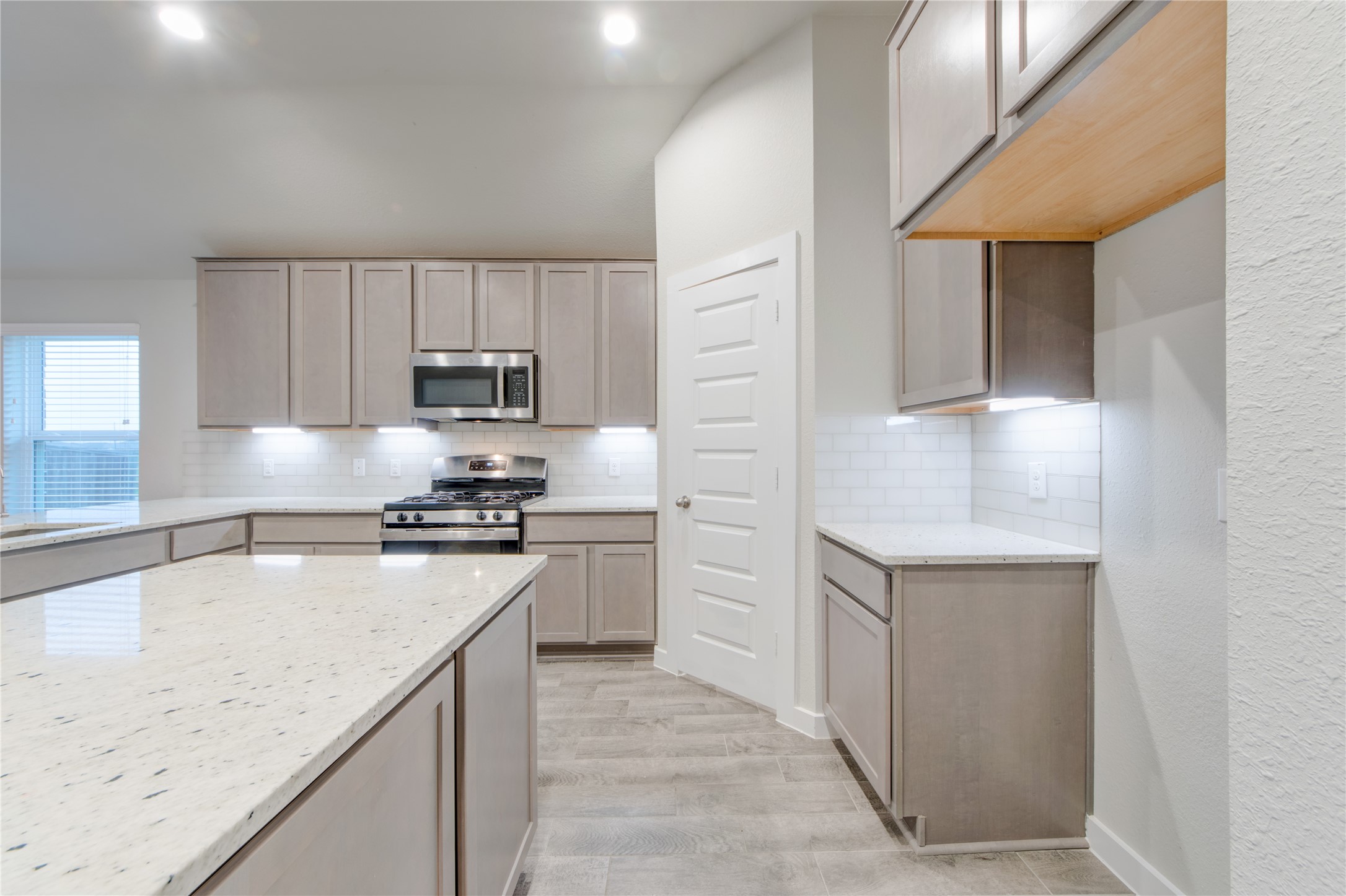 731 Orchard Vale Road Rosharon, TX 77583 - Photo 14 of 37