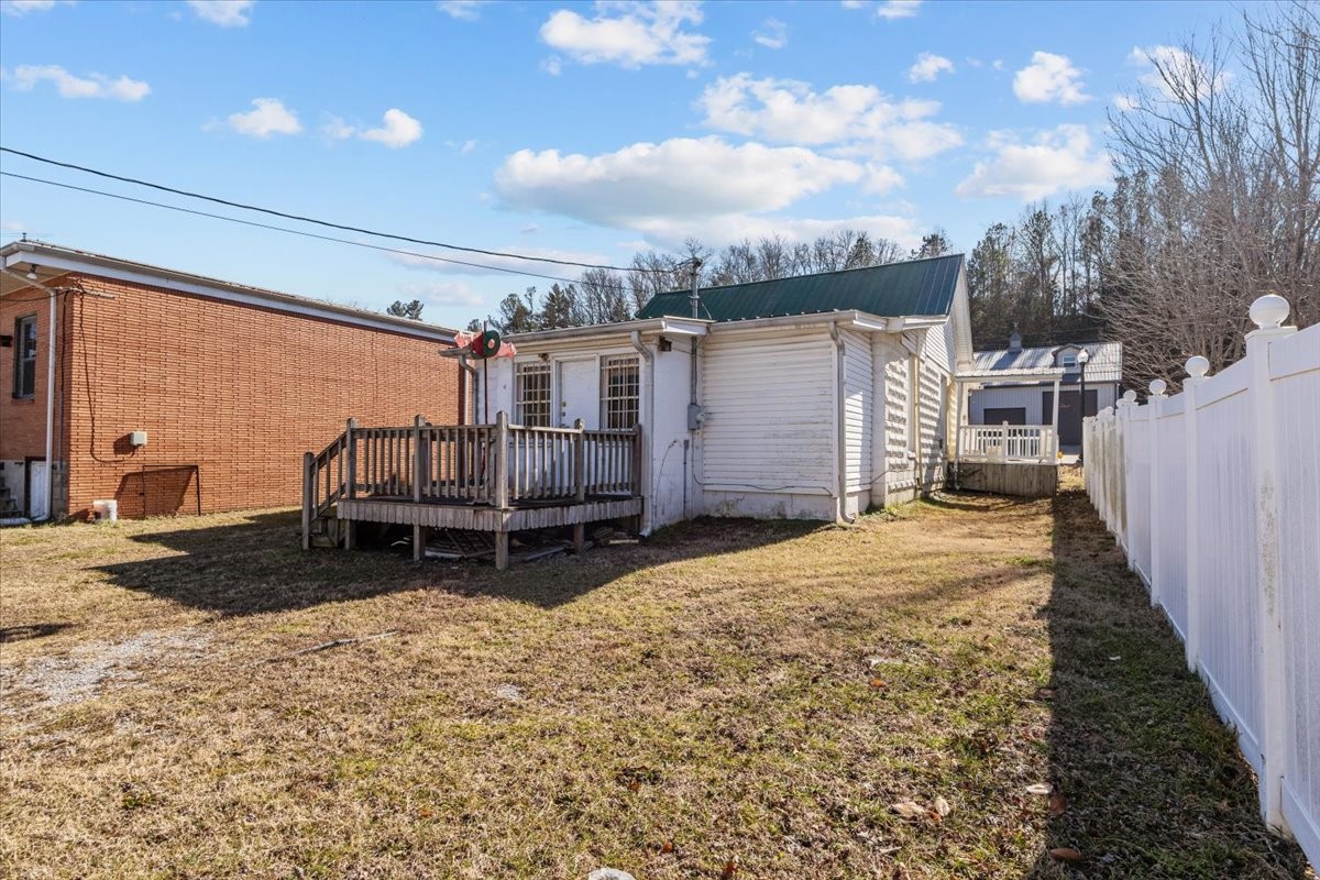 203 East Main Street Waverly, TN 37185 - Photo 30 of 32 a view of a terrace with wooden fence