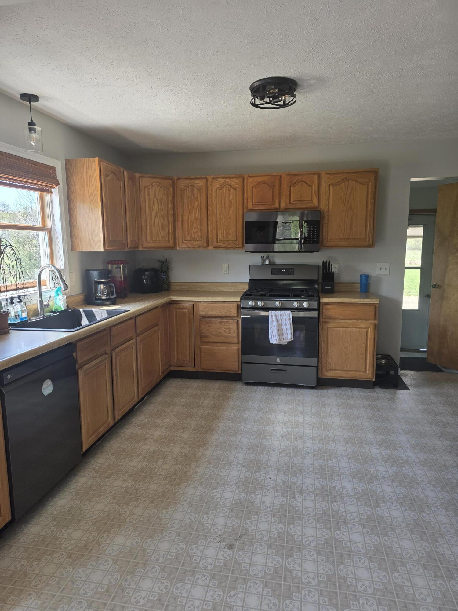 1627 West Barnes Road Leslie, MI 49251 - Photo 10 of 56 20260422_133357