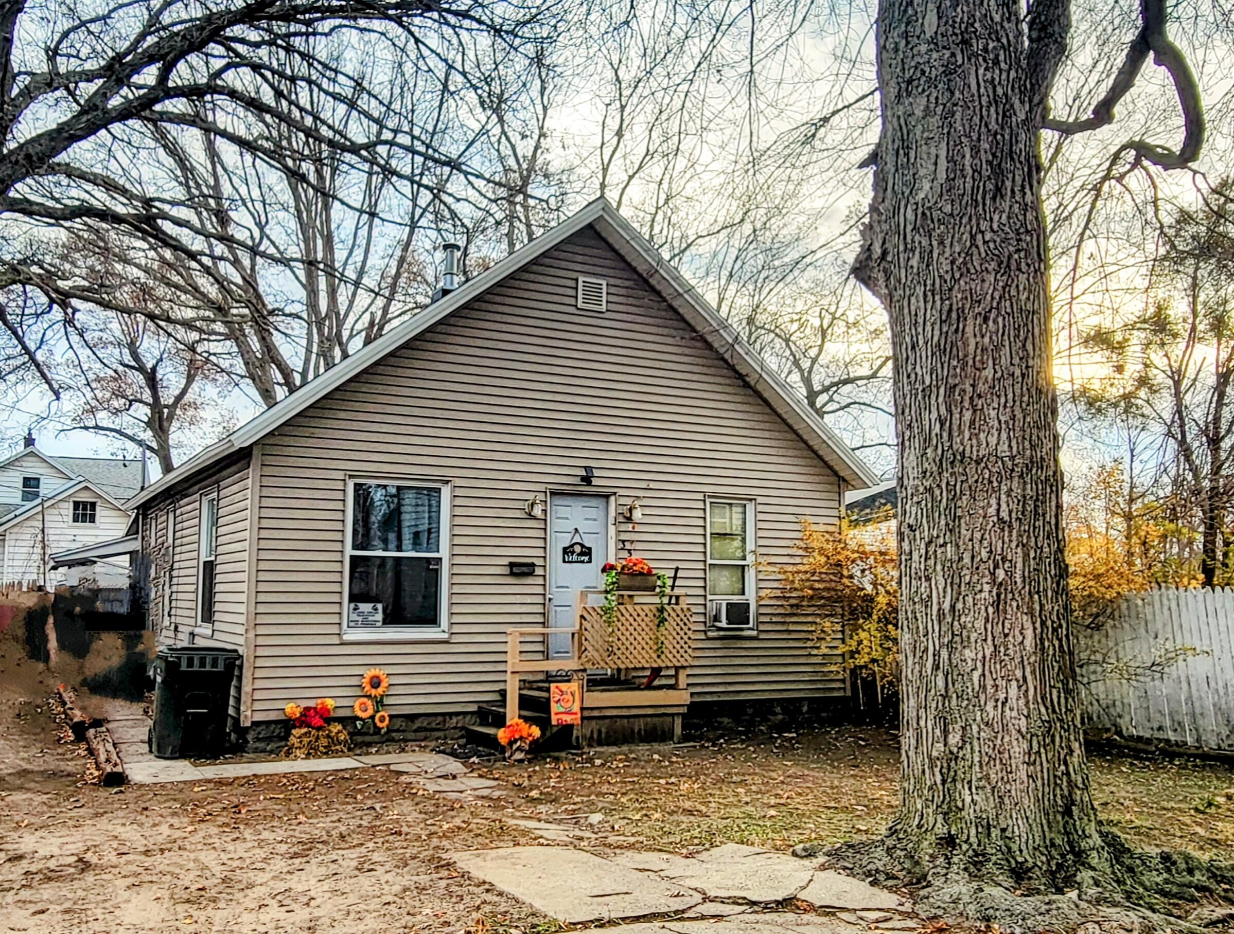 357 Amity Avenue Muskegon, MI 49442 - Photo 1 of 7 Front