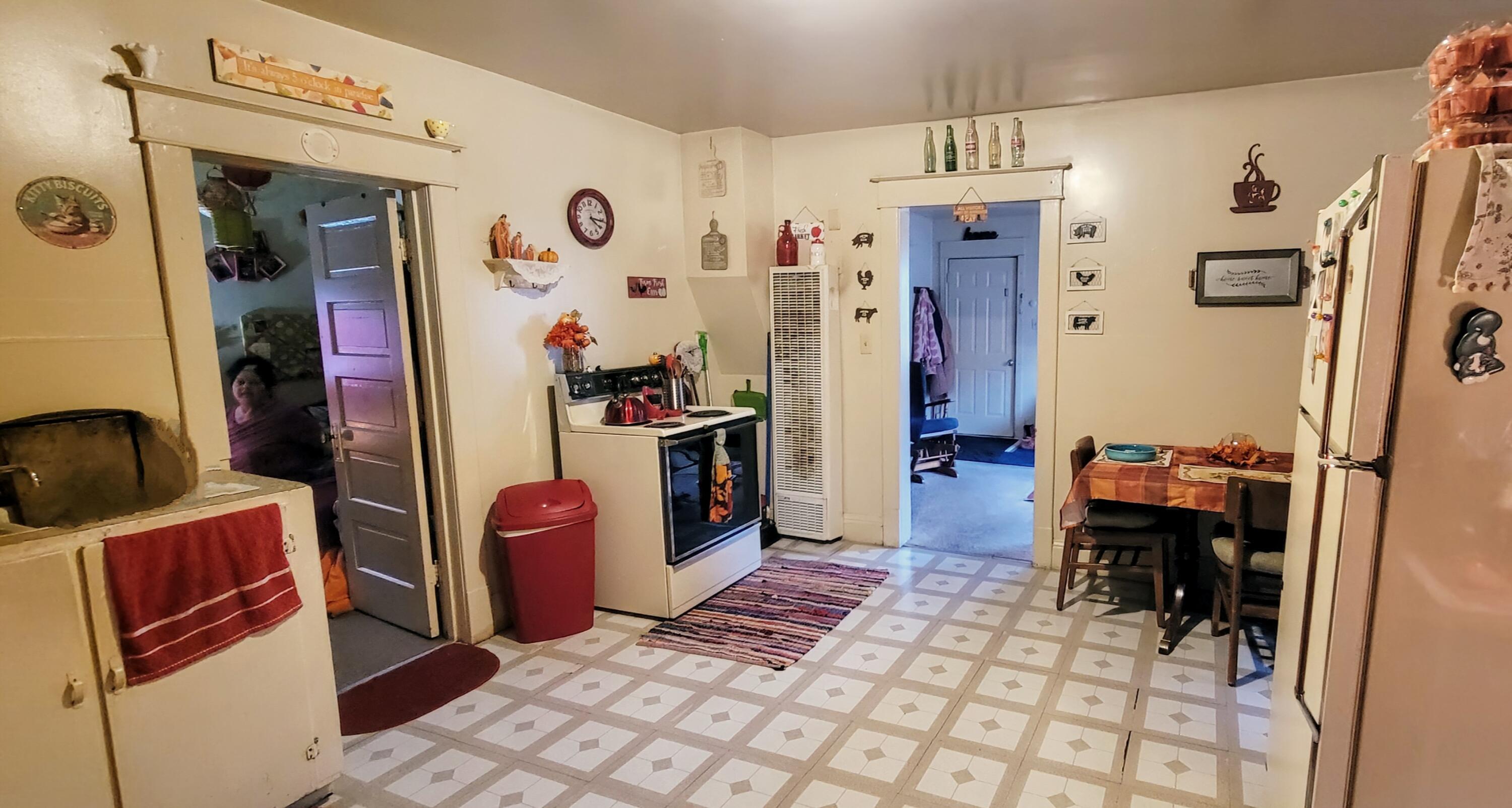357 Amity Avenue Muskegon, MI 49442 - Photo 5 of 7 Kitchen