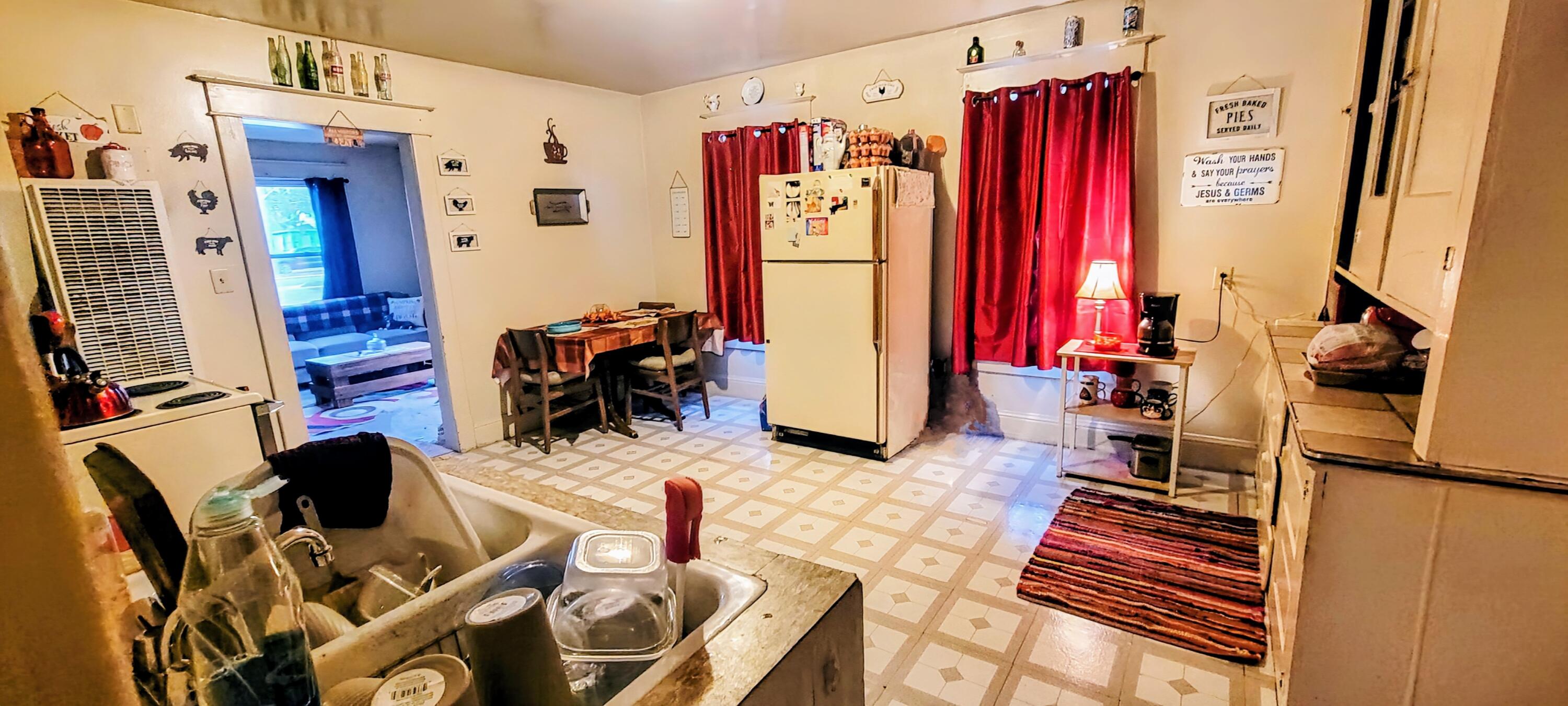 357 Amity Avenue Muskegon, MI 49442 - Photo 6 of 7 kitchen