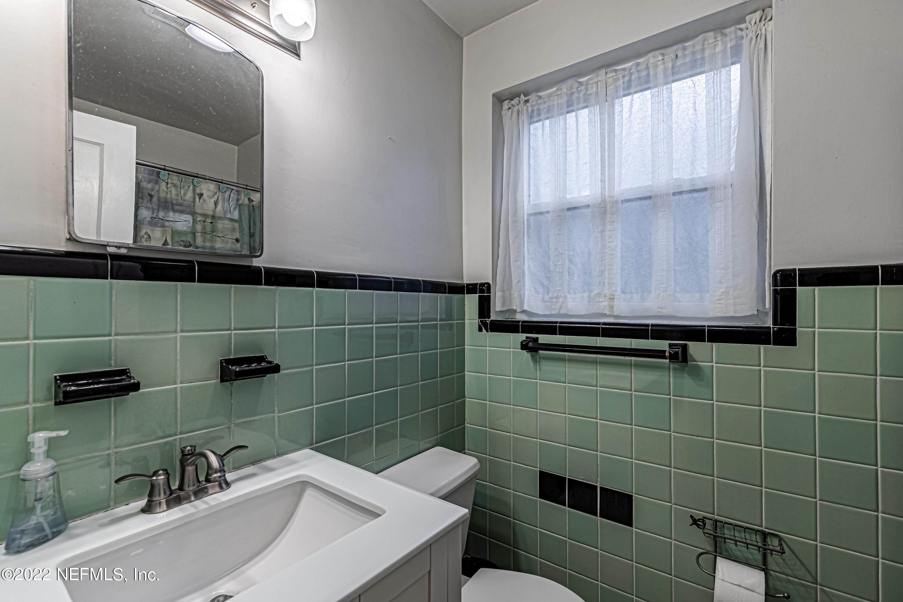716 Valley Forge Road Jacksonville, FL 32208 - Photo 19 of 21 19-Bathroom