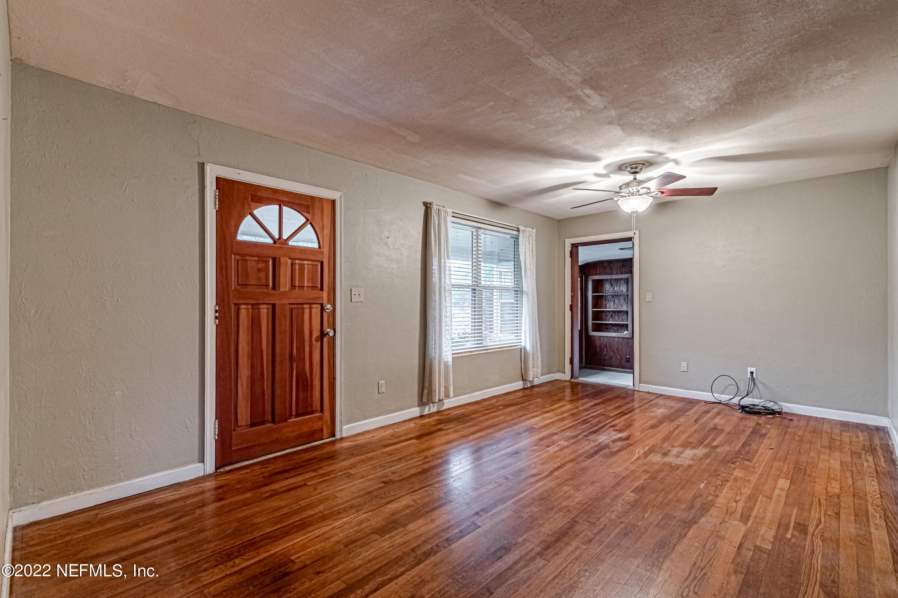 716 Valley Forge Road Jacksonville, FL 32208 - Photo 3 of 21 3-Living Room