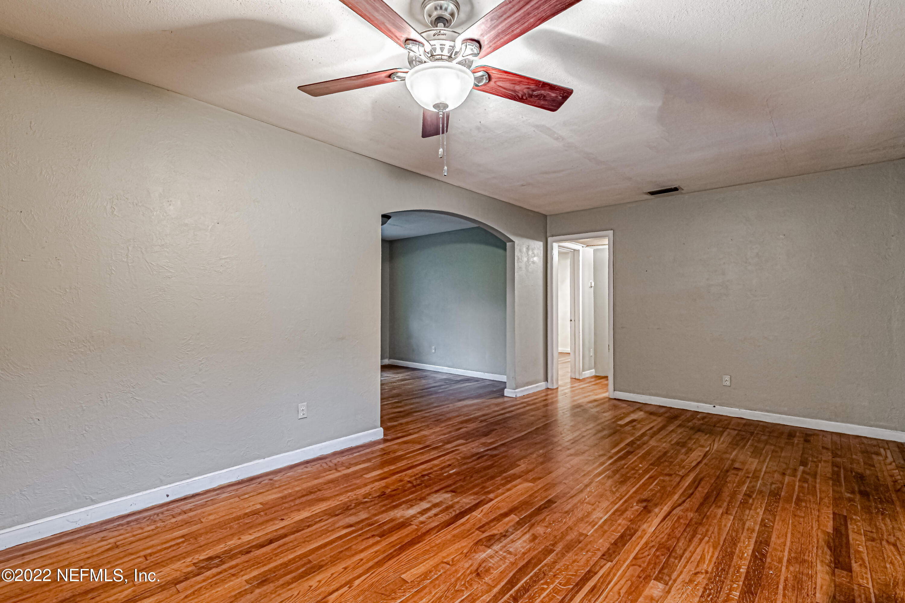 716 Valley Forge Road Jacksonville, FL 32208 - Photo 4 of 21 4-Living Room