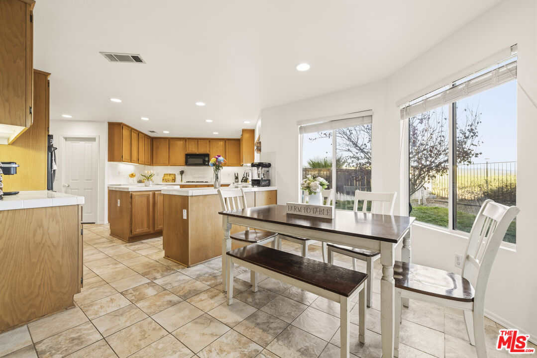 32610 Ridge Top Lane Castaic, CA 91384 - Photo 14 of 50