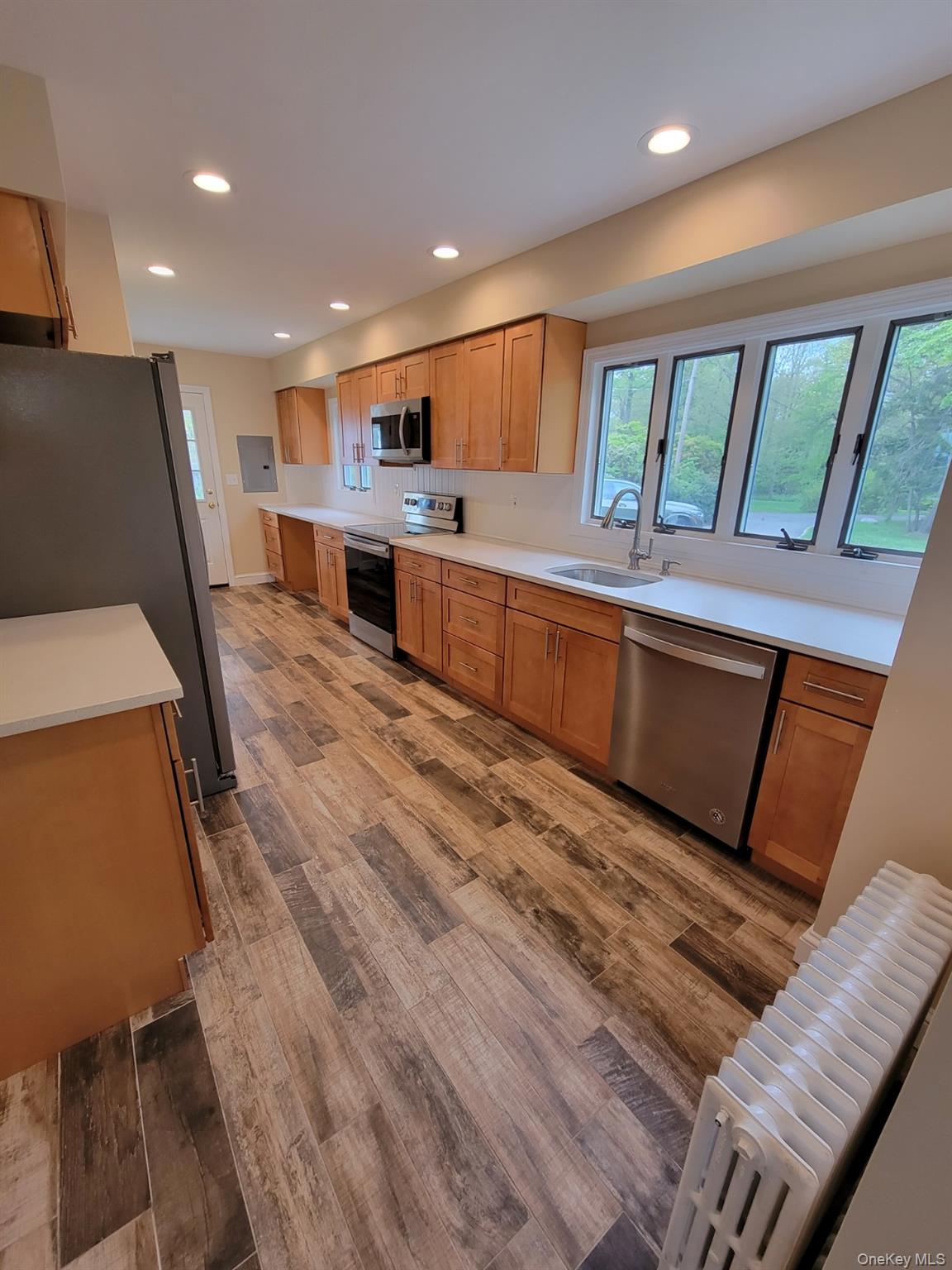 144 Old Winkle Point Road Northport, NY 11768 - Photo 5 of 20