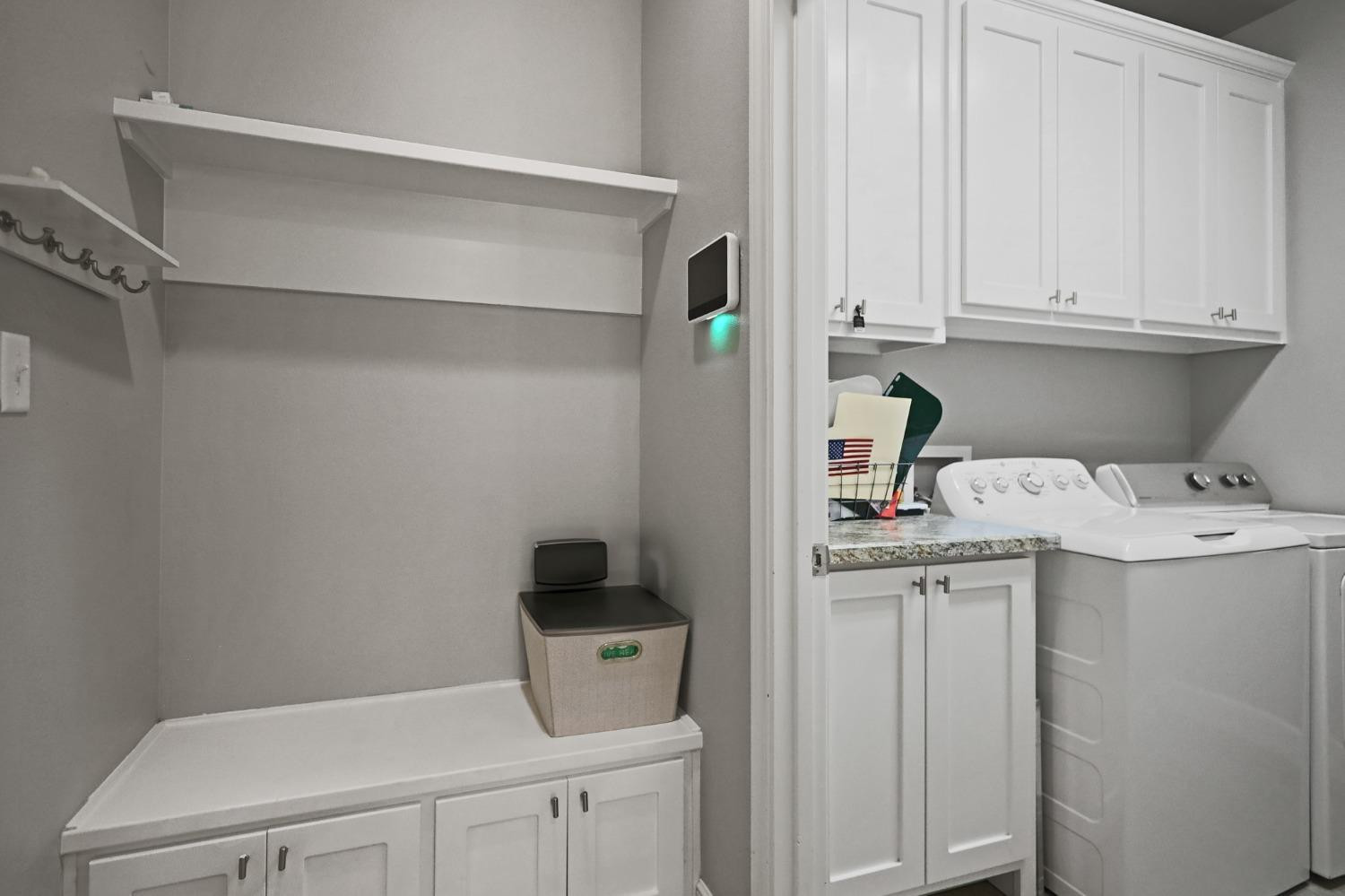 5227 Lehigh Street Lubbock, TX 79416 - Photo 25 of 33 a utility room with dryer and washer