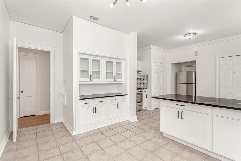 4204 Prescott Avenue, Unit 2 Dallas, TX 75219 - Photo 15 of 33