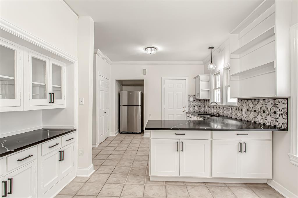 4204 Prescott Avenue, Unit 2 Dallas, TX 75219 - Photo 16 of 33