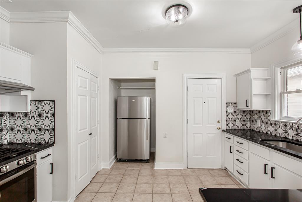 4204 Prescott Avenue, Unit 2 Dallas, TX 75219 - Photo 17 of 33