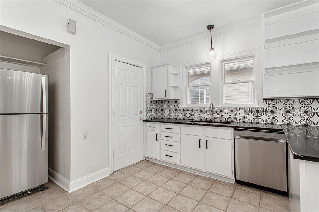 4204 Prescott Avenue, Unit 2 Dallas, TX 75219 - Photo 21 of 33