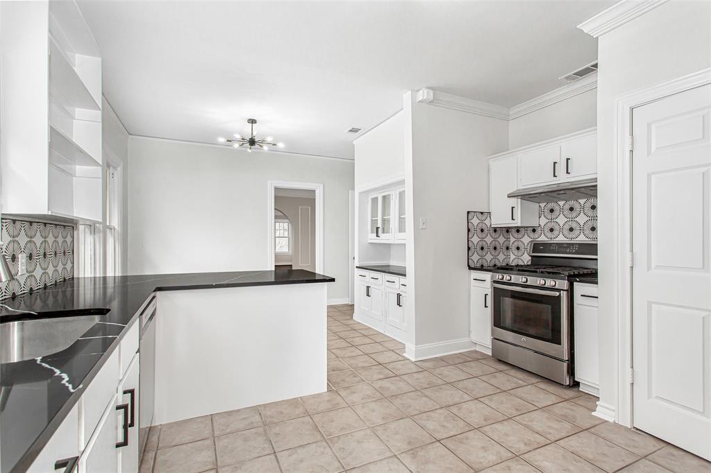 4204 Prescott Avenue, Unit 2 Dallas, TX 75219 - Photo 22 of 33