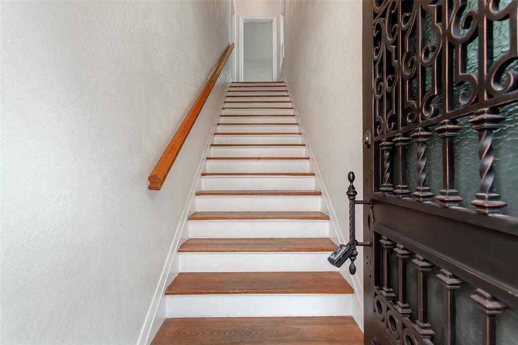 4204 Prescott Avenue, Unit 2 Dallas, TX 75219 - Photo 3 of 33