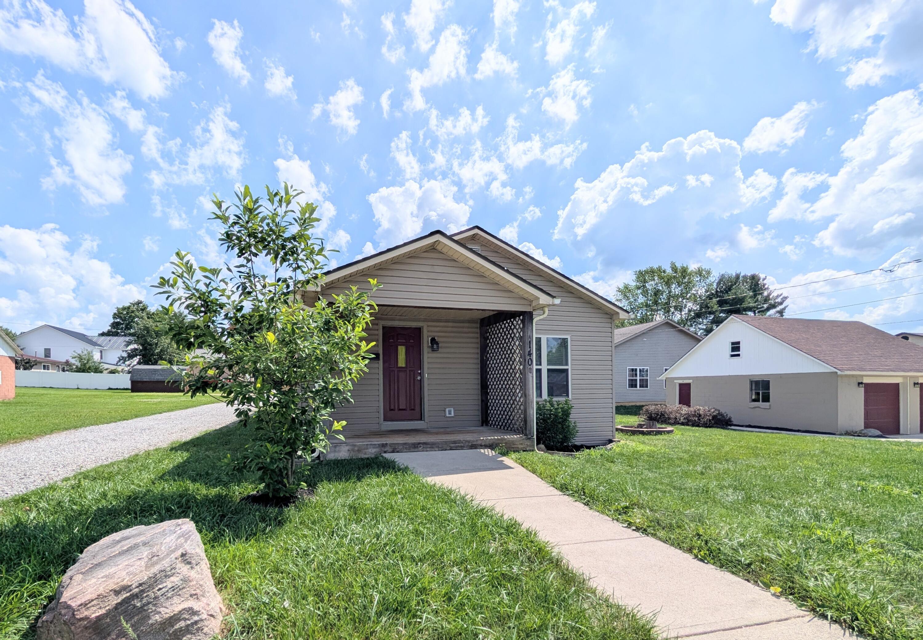 140 Rice Street Johnstown, OH 43031 - Photo 1 of 22 Front
