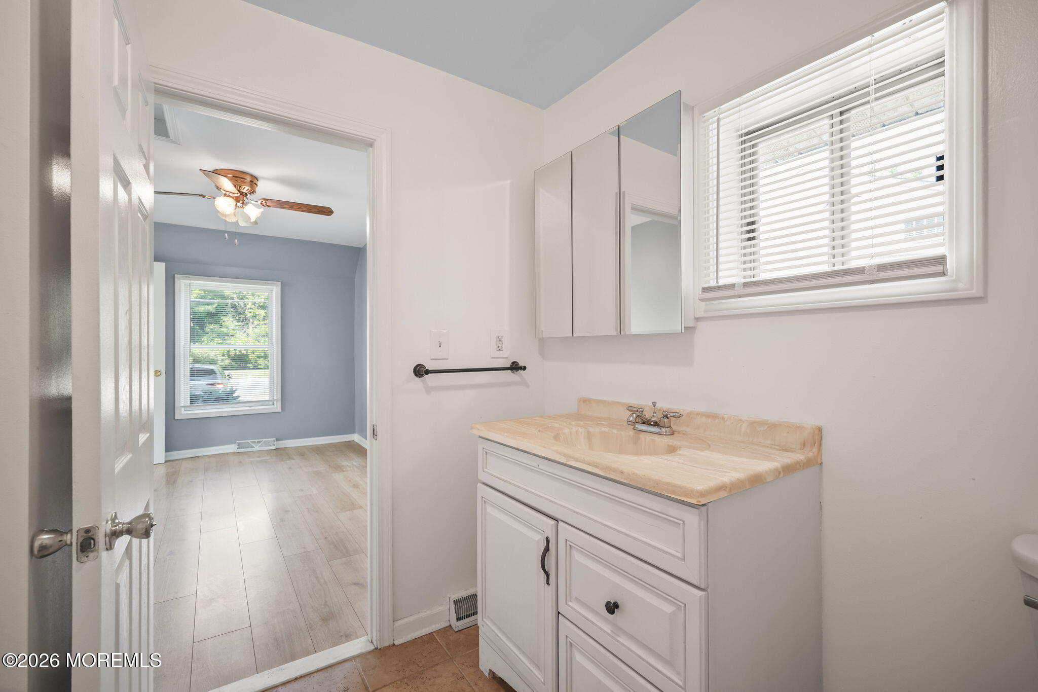 804 Nutswamp Road, Unit FRONT Red Bank, NJ 07701 - Photo 19 of 23 Full Bath