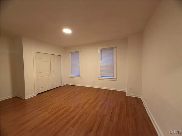 $900 | 1208 City Street, Unit 3, Utica, NY 13502