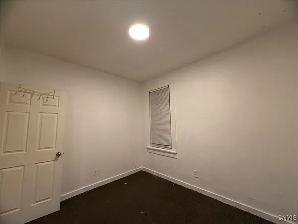 $900 | 1208 City Street, Unit 3, Utica, NY 13502