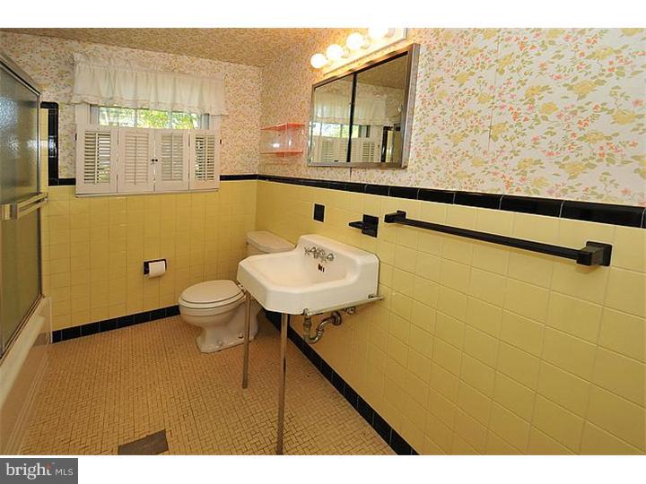 1082 Beverly Road Rydal, PA 19046 - Photo 14 of 22 Bathroom