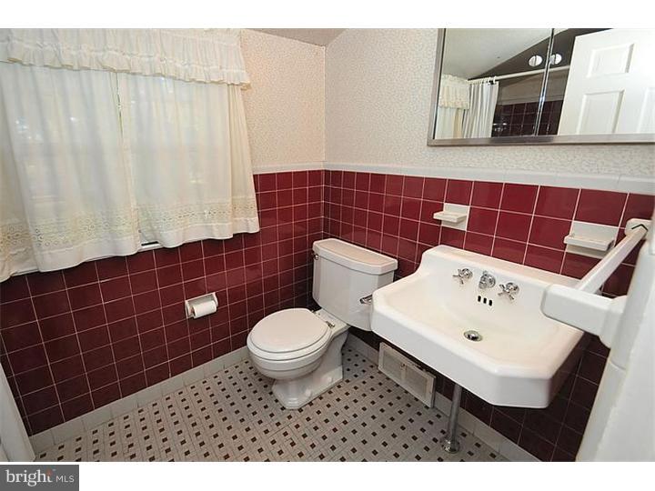 1082 Beverly Road Rydal, PA 19046 - Photo 18 of 22 Bathroom