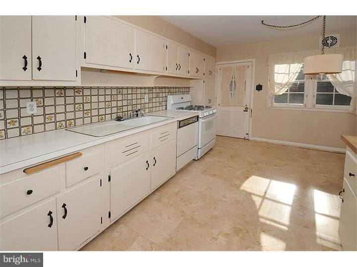 1082 Beverly Road Rydal, PA 19046 - Photo 9 of 22 Kitchen