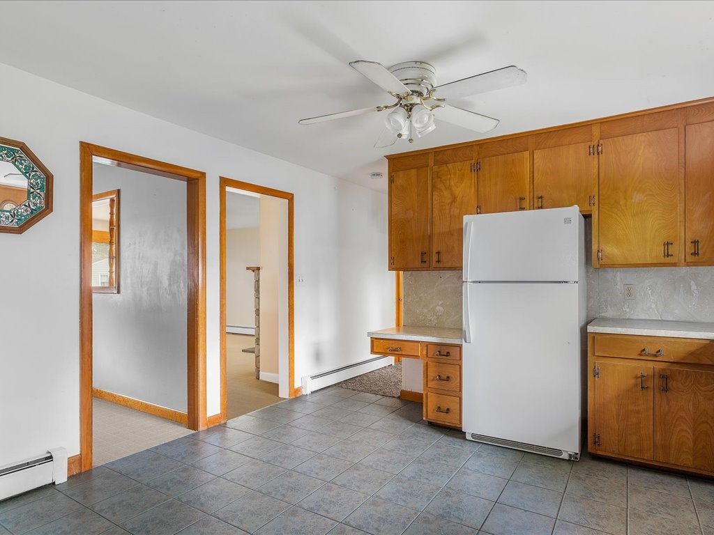 80 Durfee Road Tiverton, RI 02878 - Photo 11 of 27 Kitchen eating area