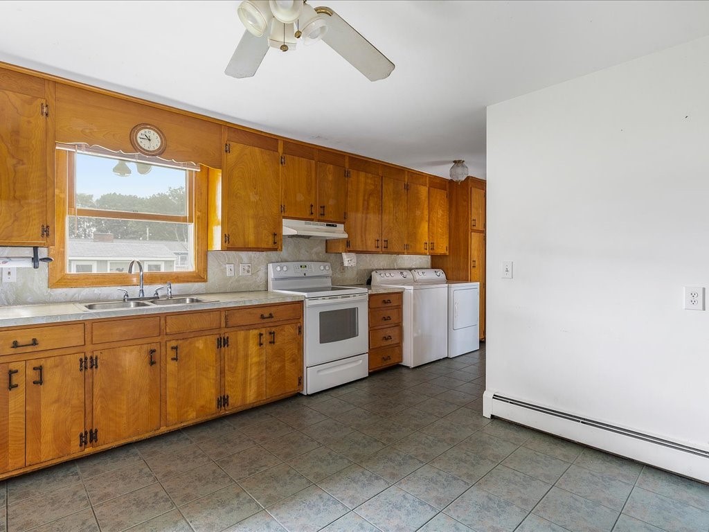 80 Durfee Road Tiverton, RI 02878 - Photo 12 of 27 Kitchen washer/dryer