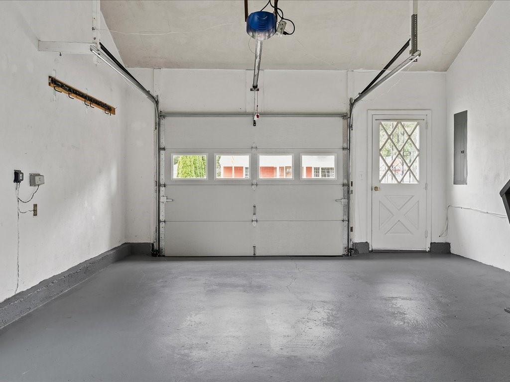 80 Durfee Road Tiverton, RI 02878 - Photo 18 of 27 16x24 Super high ceiling