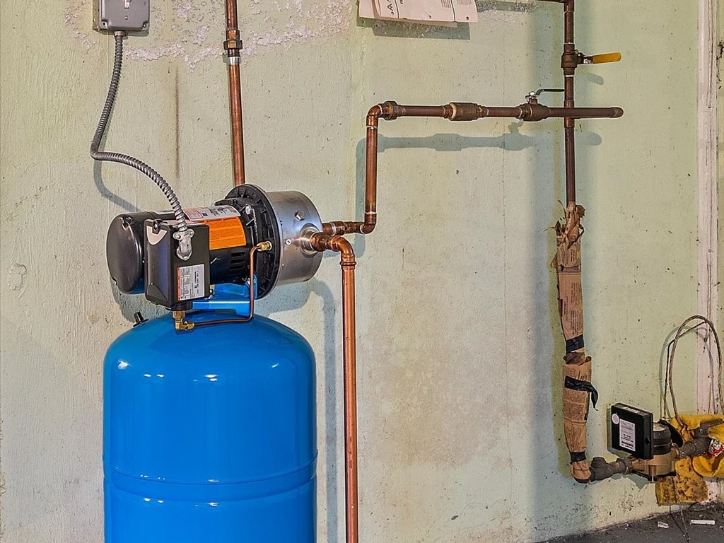80 Durfee Road Tiverton, RI 02878 - Photo 24 of 27 Water booster pump