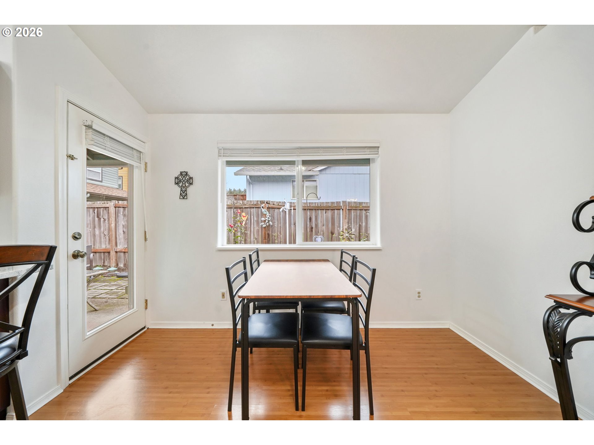 2102 South 8th Street Cottage Grove, OR 97424 - Photo 9 of 28 a dining room with furniture and window