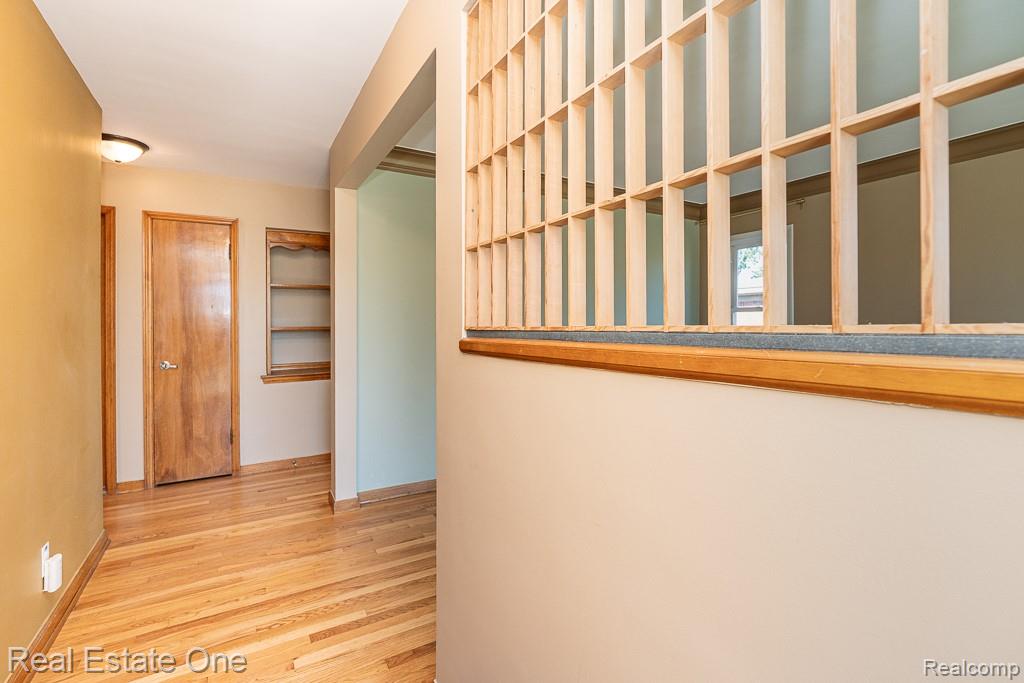 8272 Racine Road Warren, MI 48093 - Photo 5 of 46