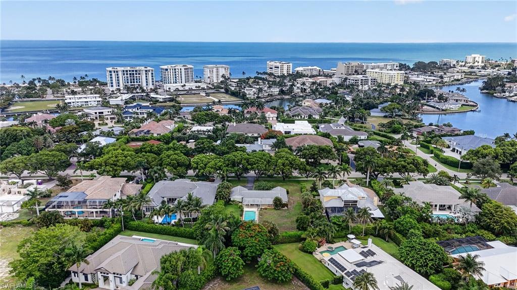 1608 Crayton Road Naples, FL 34102 - Photo 24 of 32