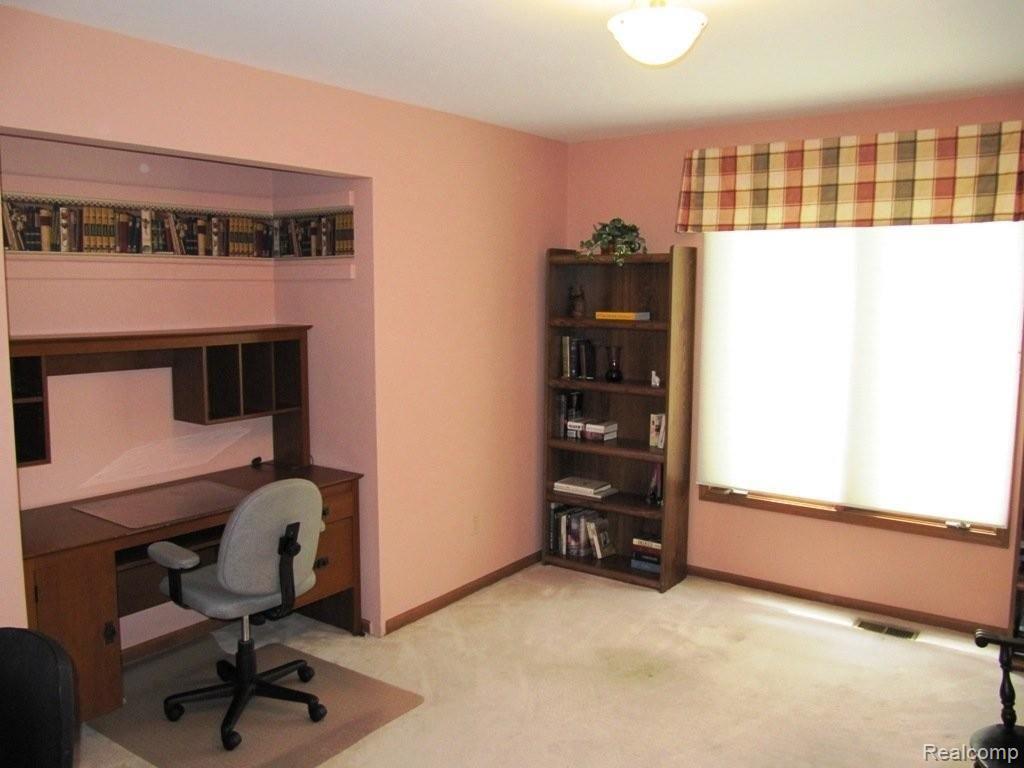 1754 North Fairview Lane Rochester, MI 48306 - Photo 26 of 36 Library.JPG