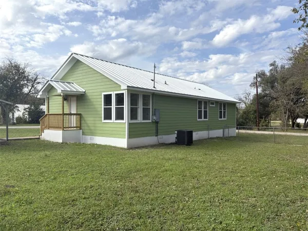 $236,000 | 102 Terral Court, Cameron, TX 76520