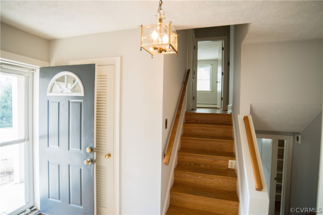 2404 Lourdes Road Henrico, VA 23228 - Photo 8 of 32 Gallery Image 8