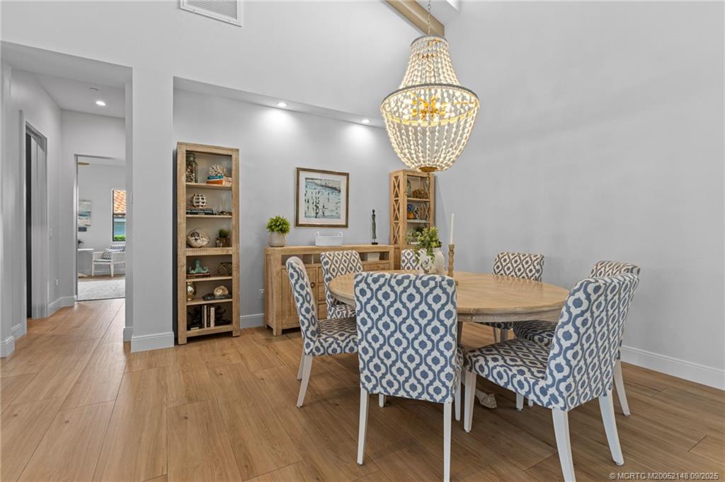 1110 Fairview Lane Riviera Beach, FL 33404 - Photo 19 of 76 Dinning Area