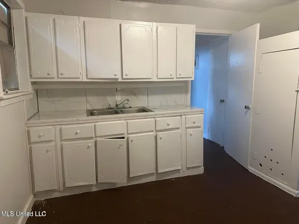 $75,900 | 2221 Woodlawn Street, Unit 23, Jackson, MS 39213