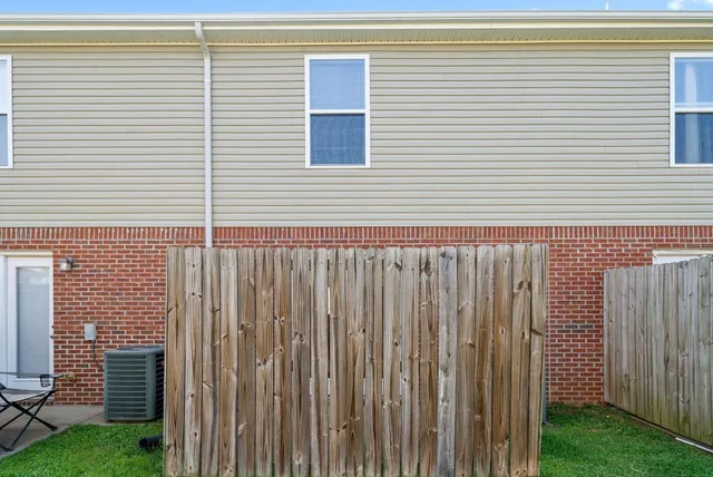 $1,025 | 125 Coyote Court, Unit 5, Clarksville, TN 37043