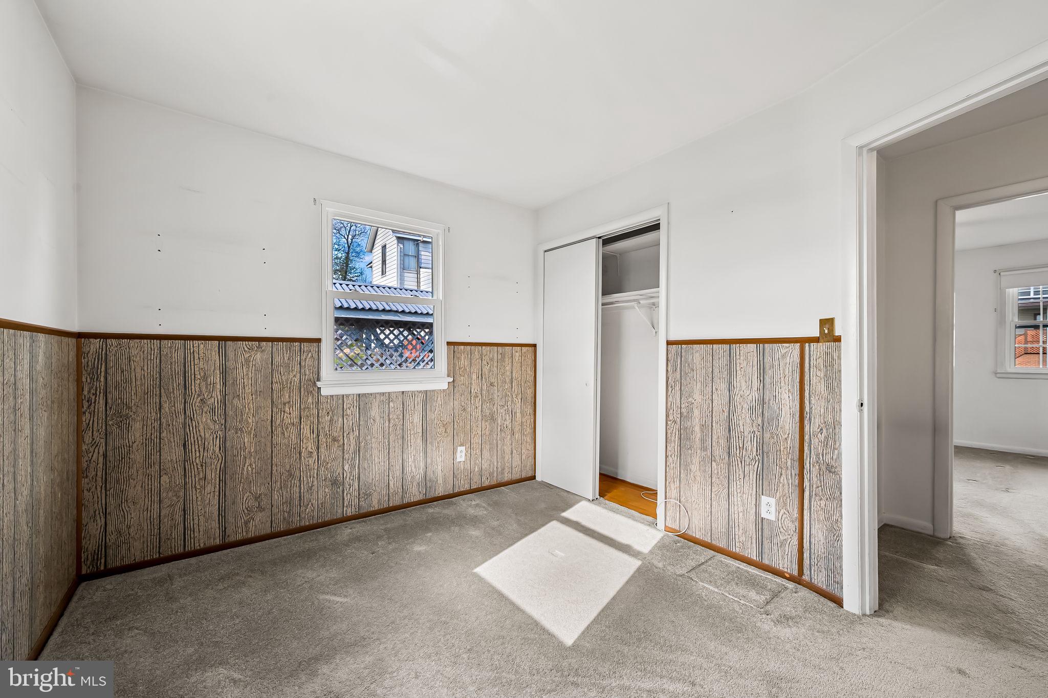 9382 North Laurel Road Laurel, MD 20723 - Photo 15 of 31 a view of a livingroom with a hallway