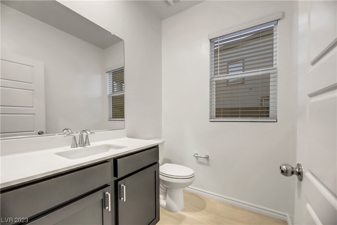 291 Robson Rdg Lane Henderson, NV 89015 - Photo 15 of 77 Guest Bath Conveniently located in Front Door Hall