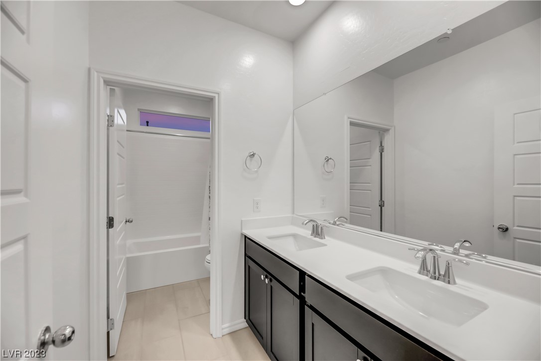 291 Robson Rdg Lane Henderson, NV 89015 - Photo 32 of 77 Upstairs Bath with Separate Door to Water Closet/