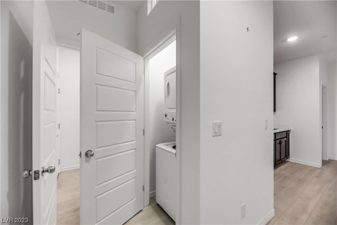 291 Robson Rdg Lane Henderson, NV 89015 - Photo 7 of 77 Next Gen Suite entrance with own door to the main