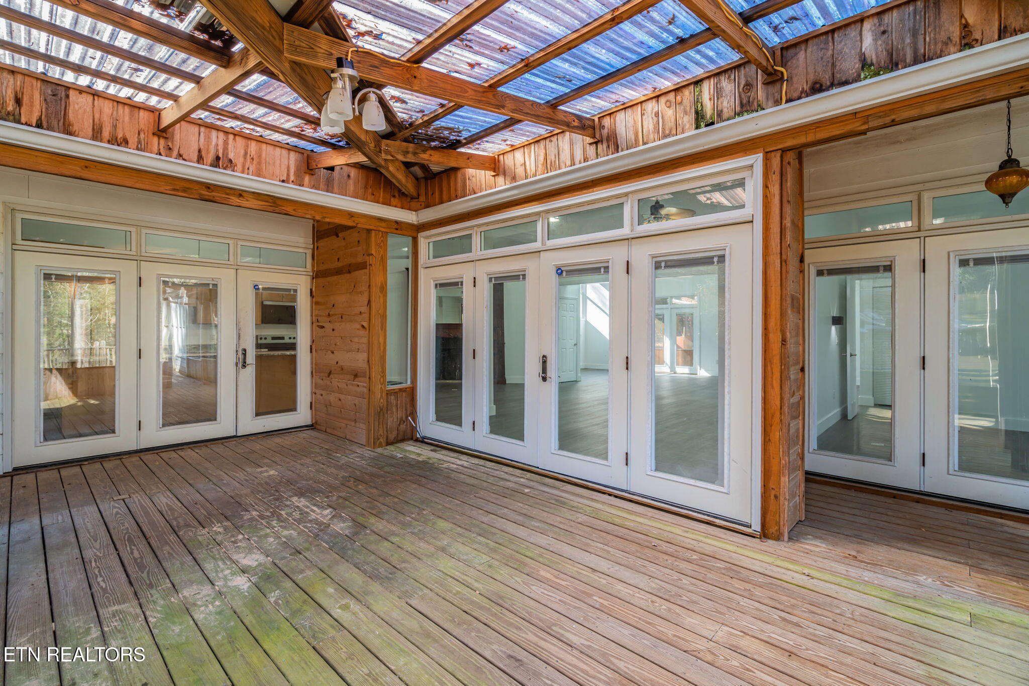 135 White Creek Court Deer Lodge, TN 37726 - Photo 12 of 57 White House - Screened, Covered Porch