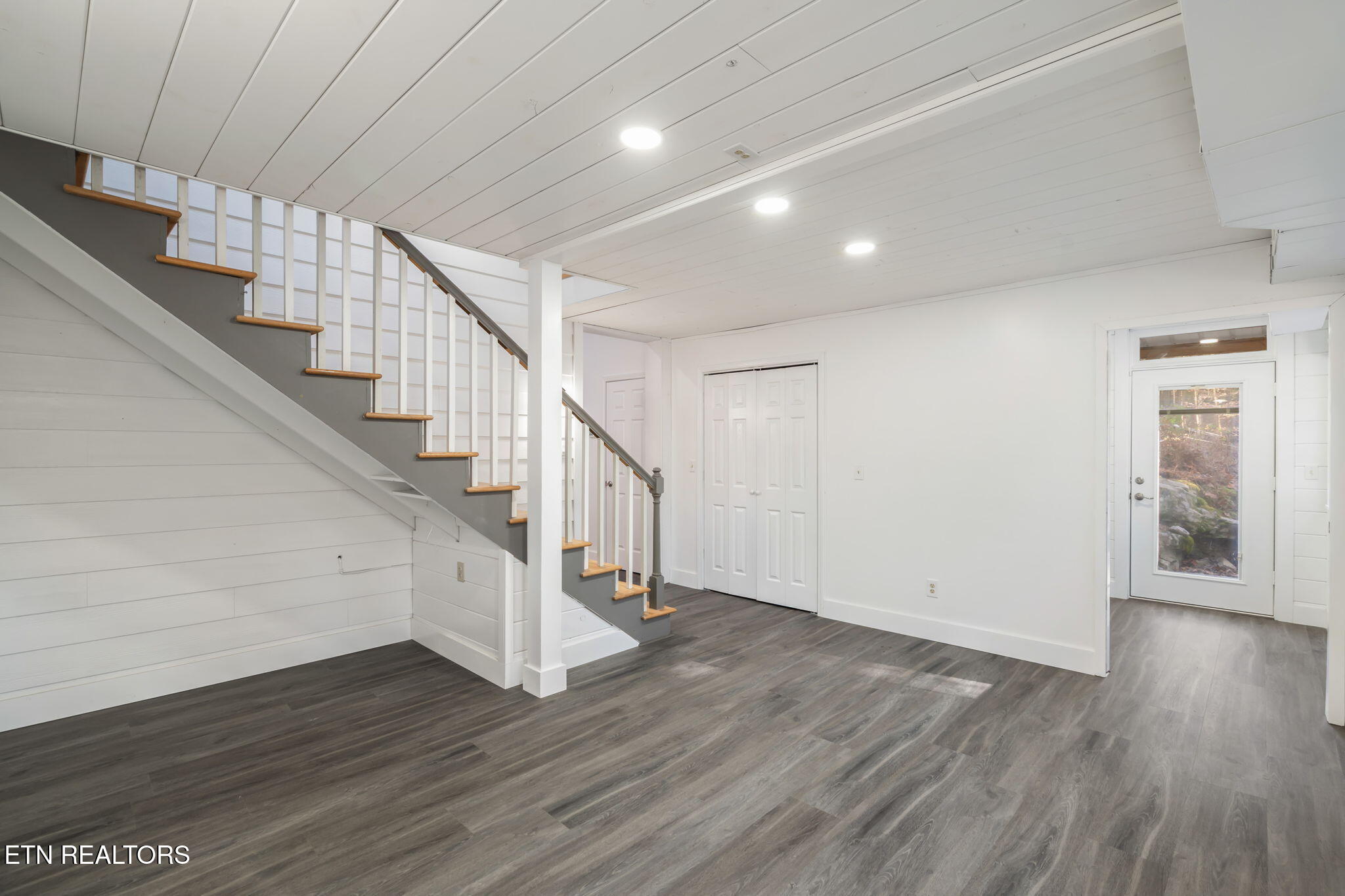 135 White Creek Court Deer Lodge, TN 37726 - Photo 24 of 57 Bonus Room - White House